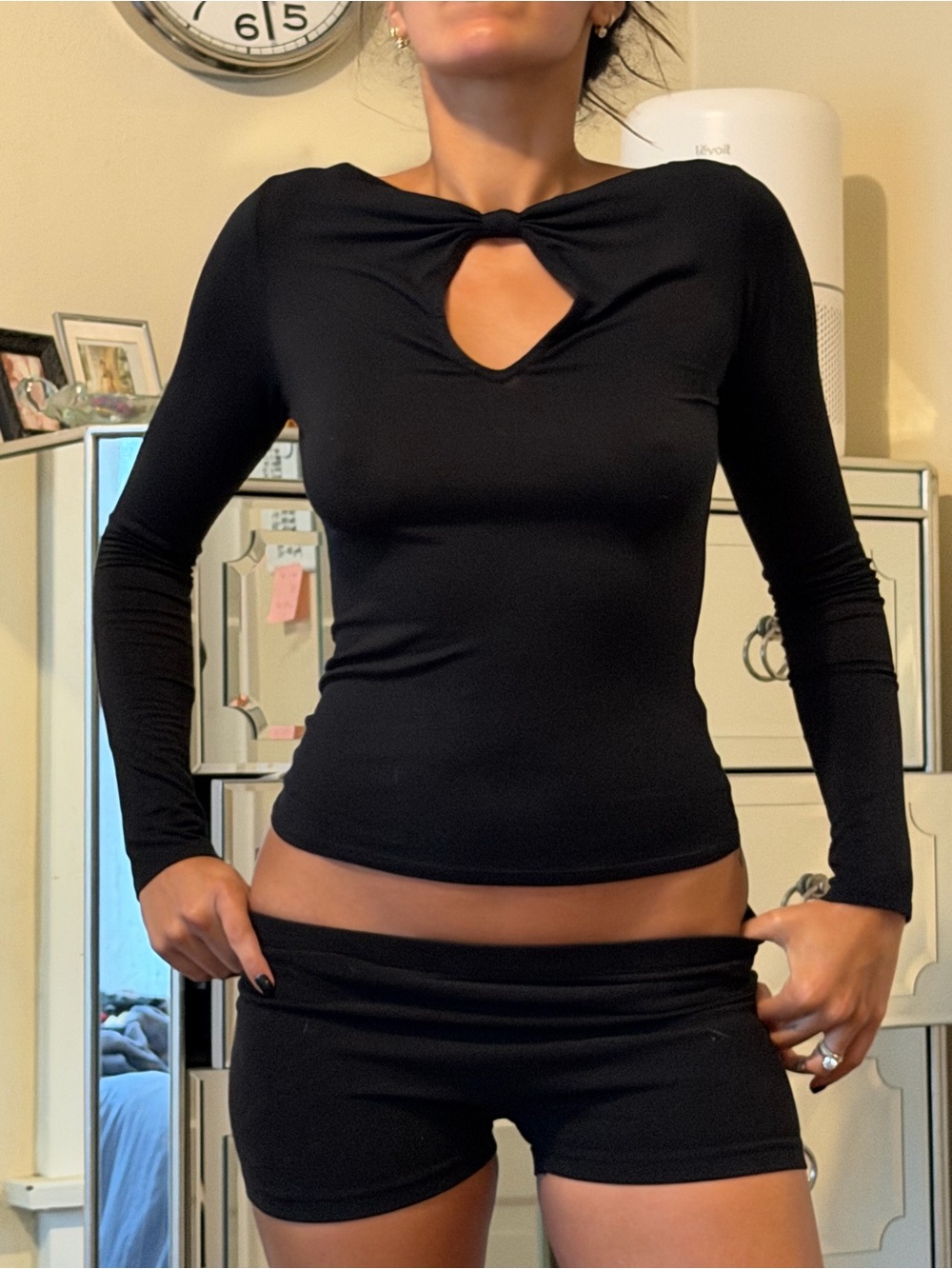 Women’s Black Long-Sleeve Twist Keyhole Top